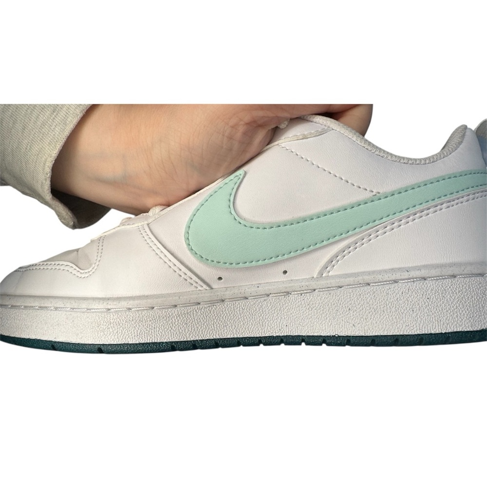 Nike White Court Sneakers Mint Green Swoosh Lace Up Casual Shoes 7Y/8.5Women - Picture 8 of 8